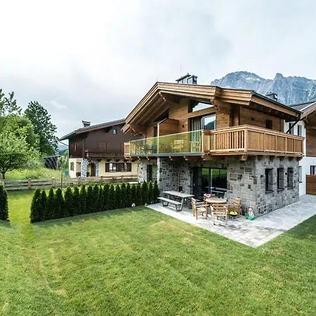 Schneeloewe S Leogang