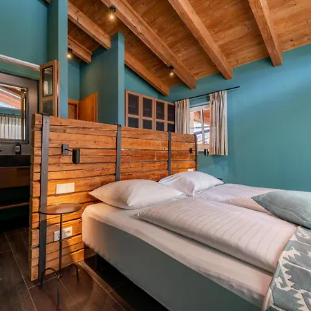 Holiday home Schneeloewe S